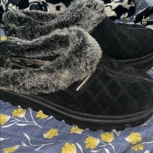 Skechers Women's Shindigs Fortress Clogs in black suede size 8.5